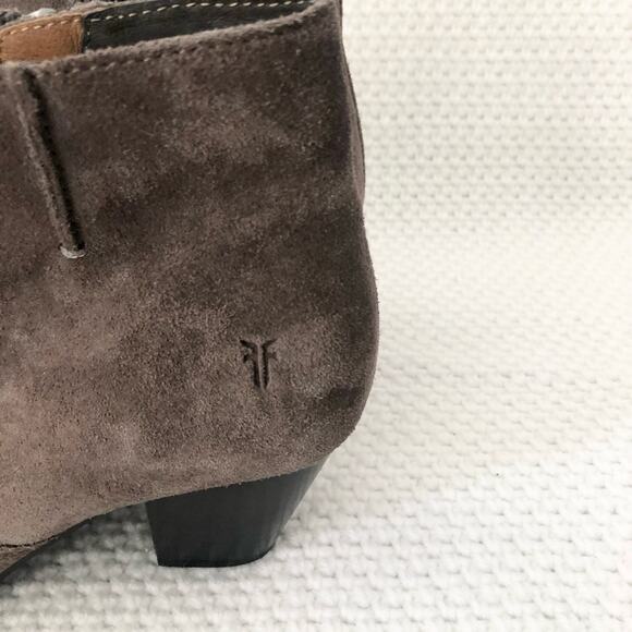 Frye JENNIFER Brown Grey Suede Pointed Stacked Heel Dress Ankle Boots 6 - Picture 9 of 12